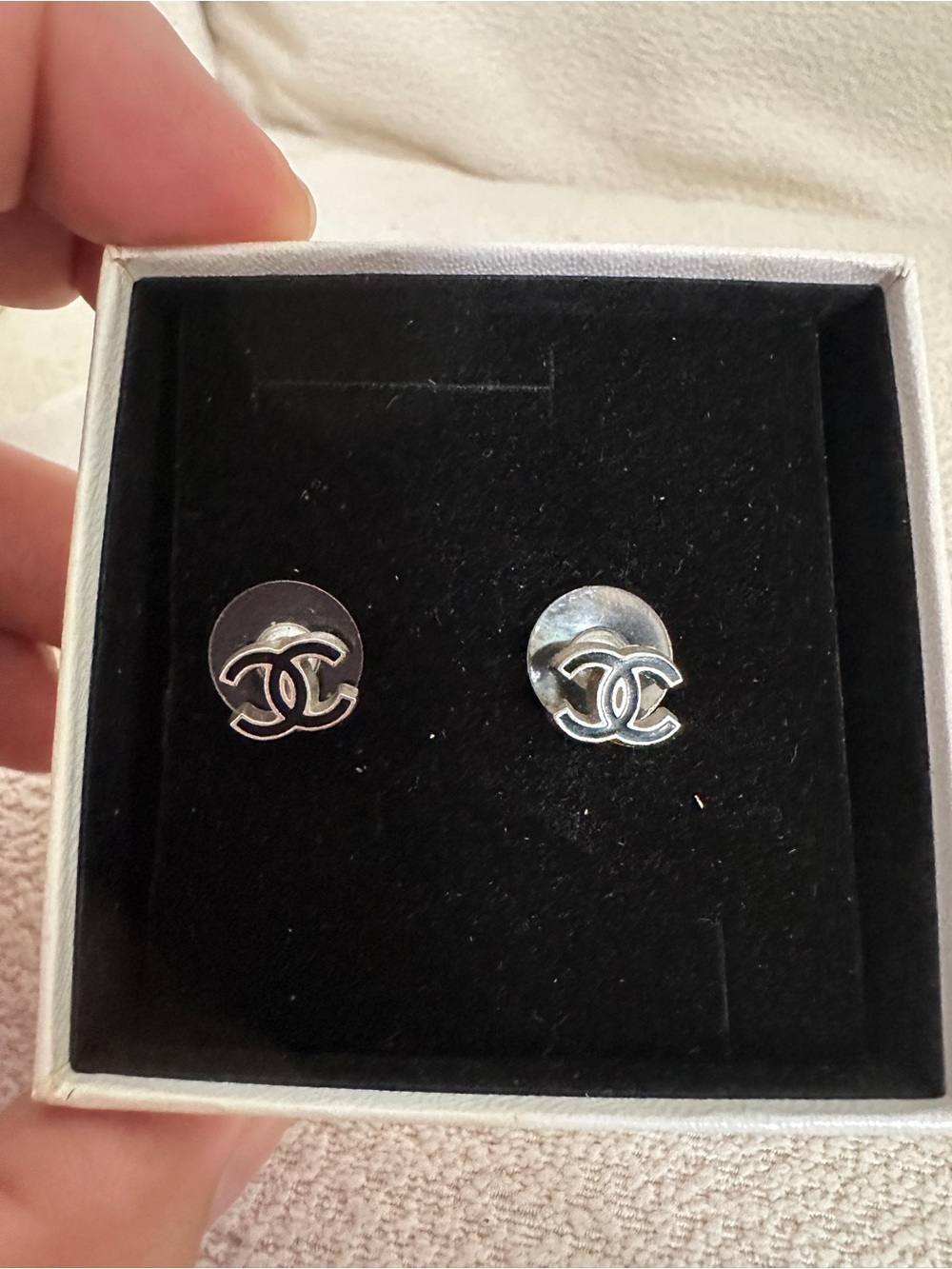 CHANEL Silver CC Logo Stud Earrings - Picture 3 of 6